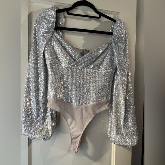 House of CB Julissa Silver Sequin Bodysuit S - Picture 4 of 7